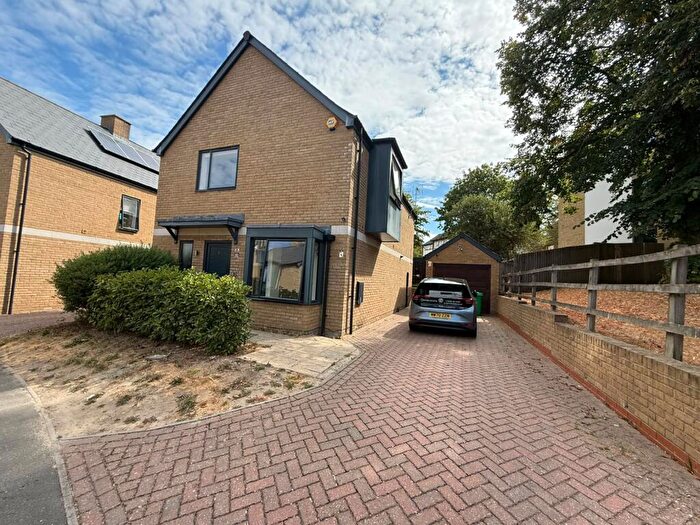 3 Bedroom Bungalow To Rent In London Road, Slough, SL3