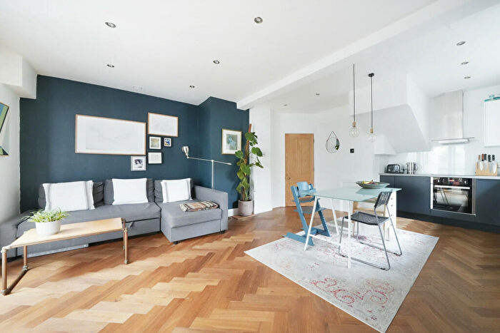 2 Bedroom Apartment To Rent In Petherton Road, N5