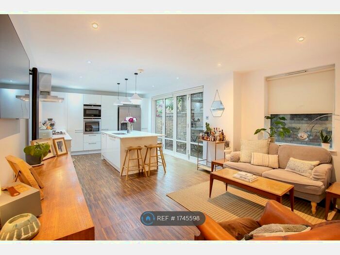 2 Bedroom Flat To Rent In Putney, London, SW15