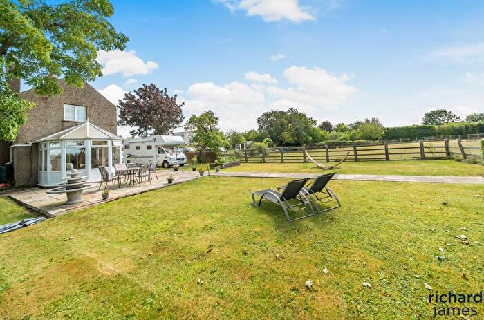 3 Bedroom Detached House For Sale In Greatfield, Swindon, SN4