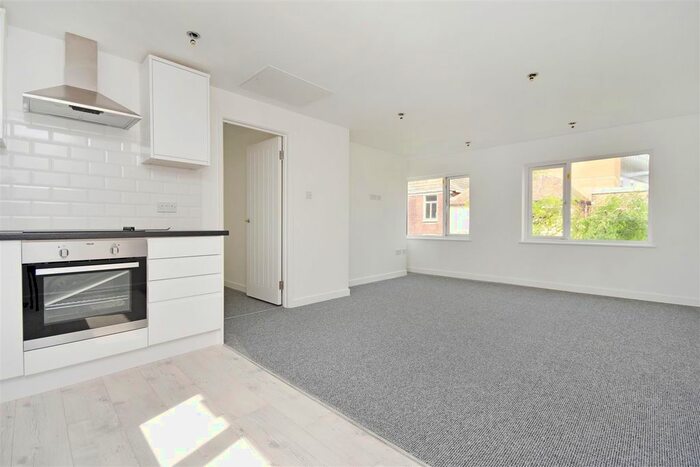 2 Bedroom Flat To Rent In Sandgate Road, Folkestone, CT20