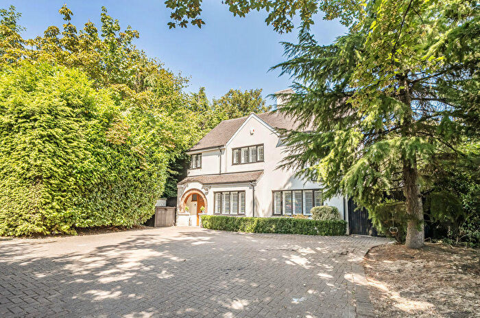 4 Bedroom Detached House For Sale In Grovelands Road, West Purley, CR8