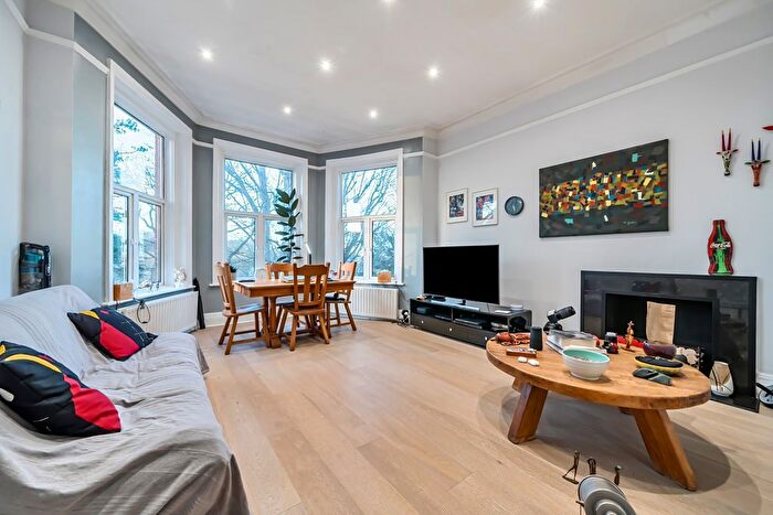 2 Bedroom Flat To Rent In Shepherds Hill, London, N6