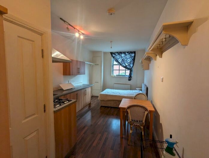 1 Bedroom Studio To Rent In Sherborne Avenue, Southall, UB2