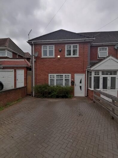 4 Bedroom Semi-Detached House To Rent In Hamstead Road, Birmingham, B43