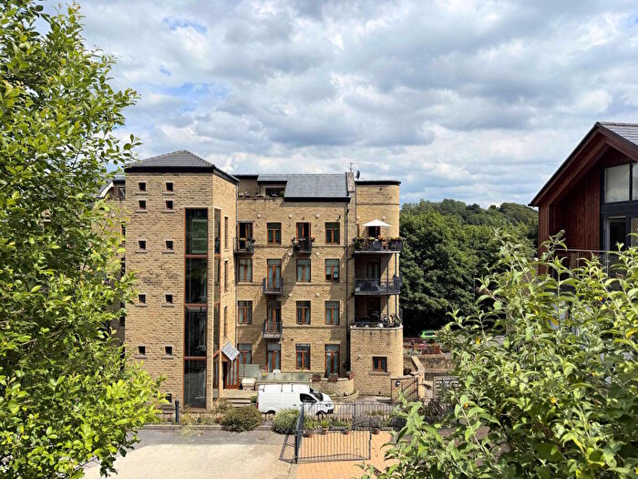 2 Bedroom Apartment For Sale In Apt, Burrwood Court, Stainland Road, Holywell Green, HX4