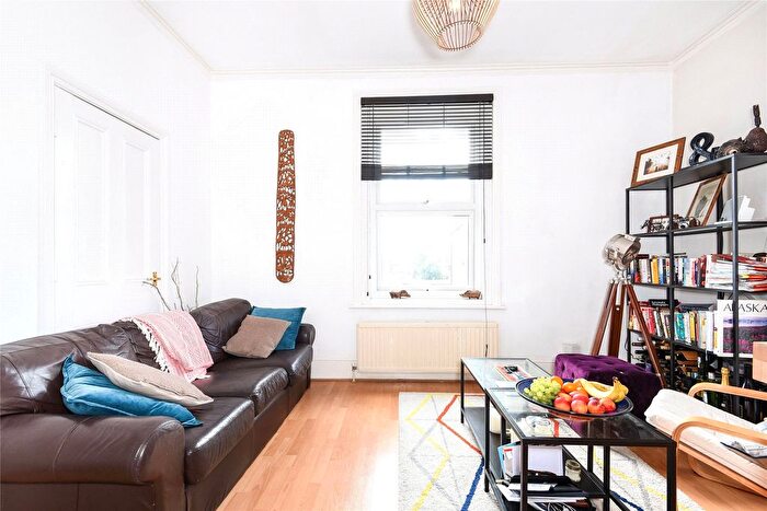 2 Bedroom Flat For Sale In Hamilton Road, Reading, Berkshire, RG1