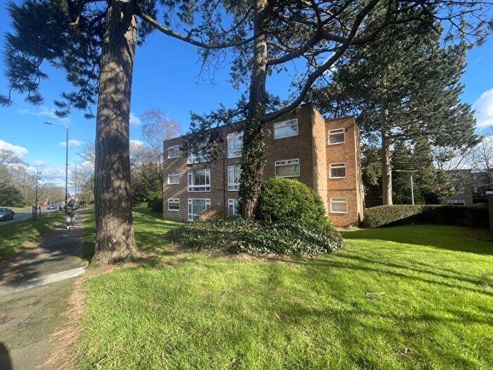 2 Bedroom Flat For Sale In Sheepmoor Close, Harborne, B17