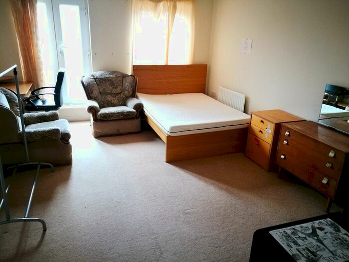 5 Bedroom Terraced House To Rent In Filton Avenue, Horfield, Bristol, Avon, BS7