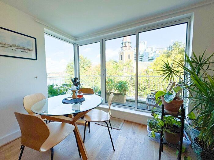 2 Bedroom Flat To Rent In Old Swan Wharf Battersea Church Road Battersea, SW11
