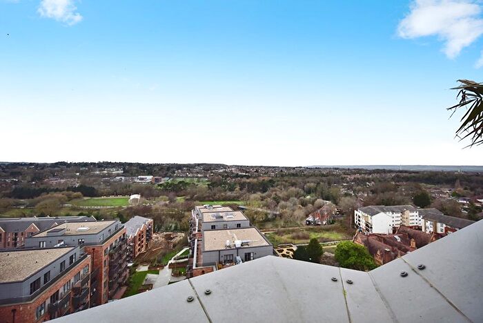 2 Bedroom Flat For Sale In Waterhouse Avenue, Maidstone, Kent, ME14