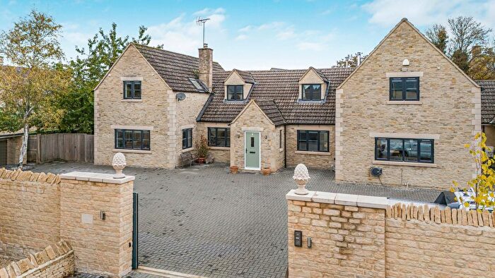 6 Bedroom Detached House For Sale In Cirencester Road, Fairford, Gloucestershire, GL7