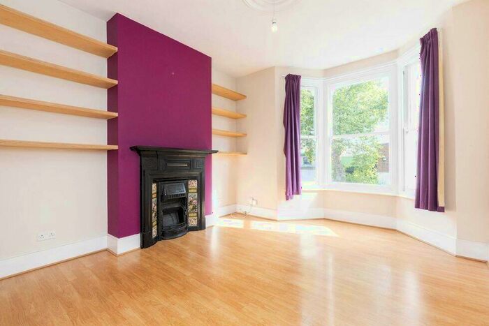 2 Bedroom Apartment To Rent In Tottenham Lane, Crouch End / Hornsey, N8