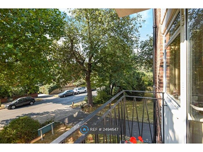 2 Bedroom Flat To Rent In Embassy Gardens, Beckenham, BR3