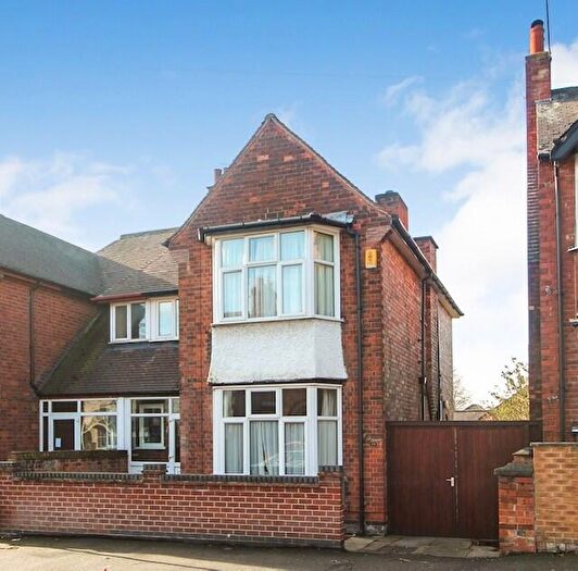5 Bedroom Semi-Detached House To Rent In Harrington Drive, Lenton, Nottingham, NG7