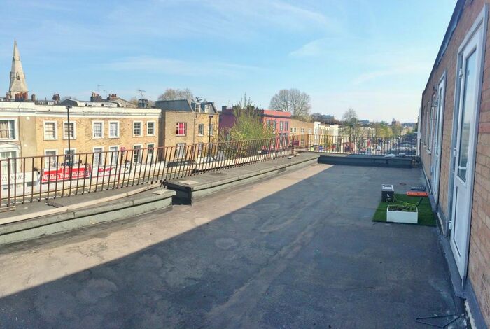 Studio To Rent In Kember Street, Islington, London, N1