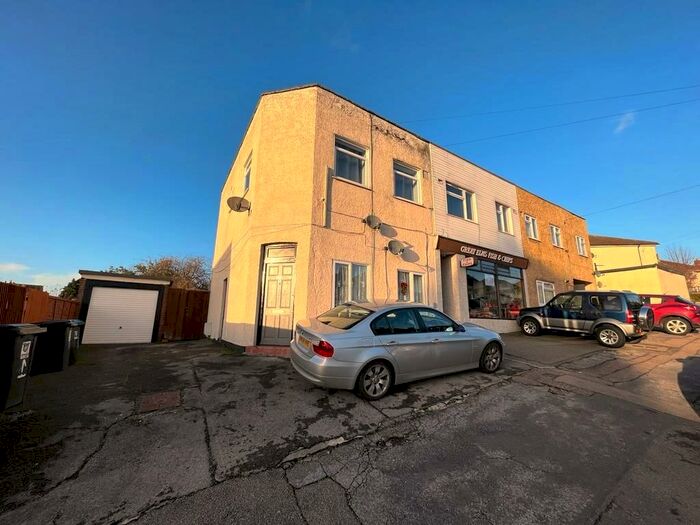 2 Bedroom Apartment To Rent In Great Elms Road, Hemel Hempstead, Hertfordshire, HP3