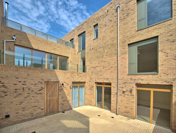 4 Bedroom End Of Terrace House To Rent In Hobson Road, Trumpington, Cambridge, CB2