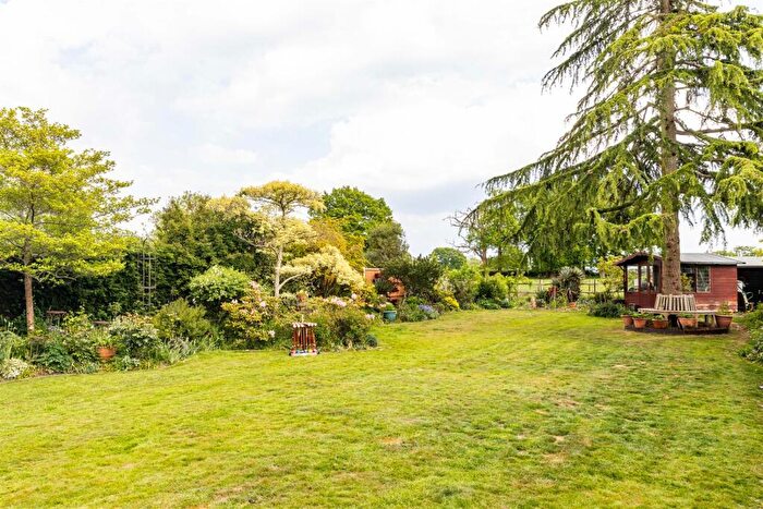 4 Bedroom Detached House For Sale In Parkgate Road, Newdigate, RH5