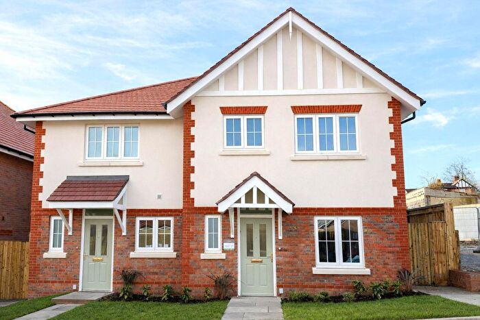 3 Bedroom Semi Detached House For Sale In London Road, Ascot, RG12