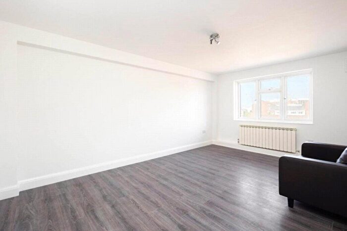 2 Bedroom Flat For Sale In Shiraj Tower, Commercial Road, London, E1