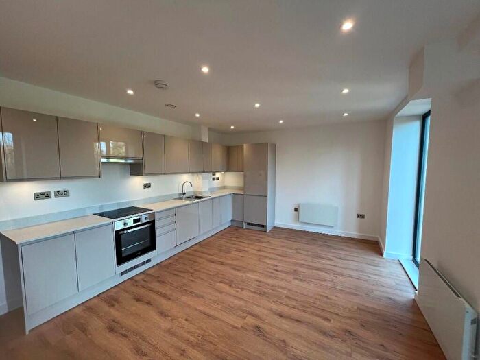 2 Bedroom Flat To Rent In Thackeray Lane, Godalming, GU7