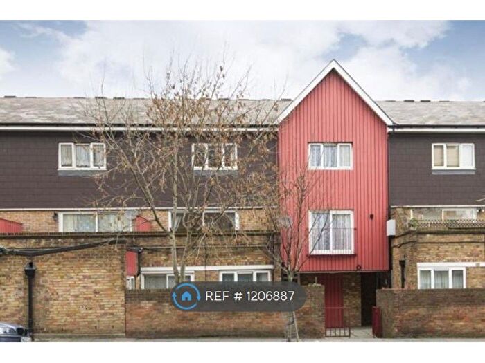 2 Bedroom Maisonette To Rent In Corporartion Street, London, N7