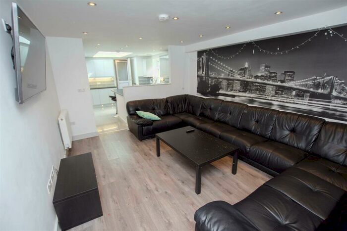 7 Bedroom House To Rent In Tiverton Road, Birmingham, B29