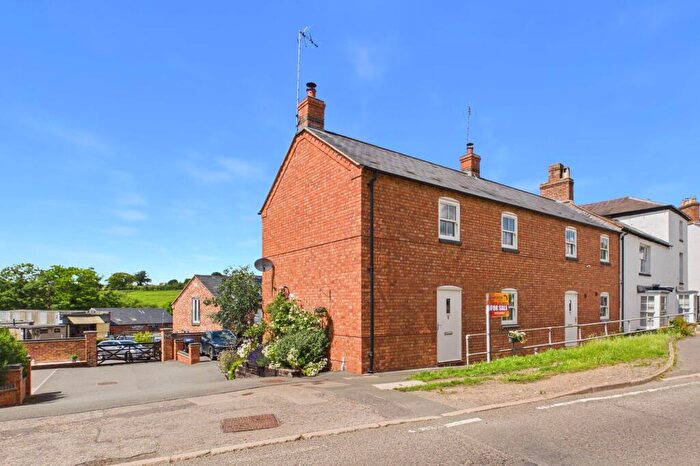 2 Bedroom End Of Terrace House For Sale In High Street, Blisworth, NN7