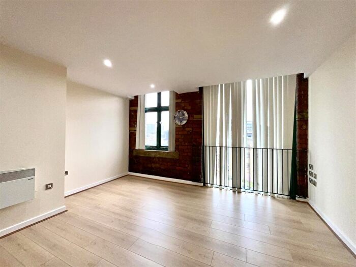 1 Bedroom Flat To Rent In Colonial Buildings, - Sunbridge Road, Bradford, BD1