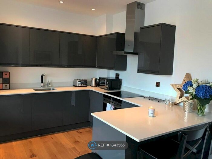 1 Bedroom Flat To Rent In Creffield Lodge, London, W5