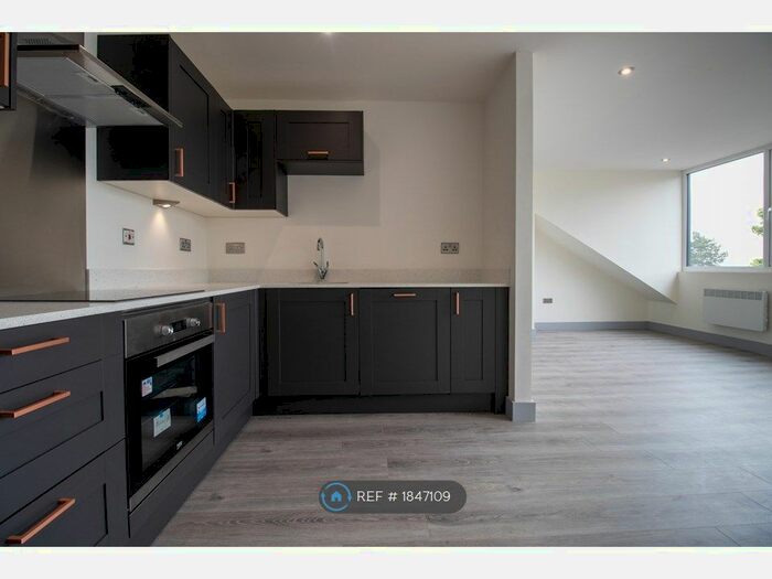 2 Bedroom Flat To Rent In Stanningley Road, Pudsey, LS28