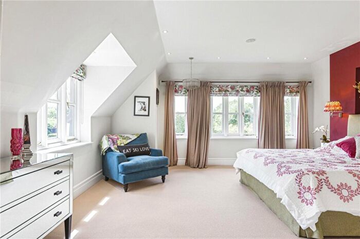 6 Bedroom Detached House For Sale In Pottersheath Road, Welwyn, Hertfordshire, AL6