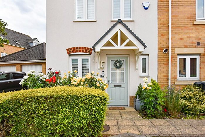 3 Bedroom End Of Terrace House For Sale In Sherwood Avenue, Larkfield, ME20