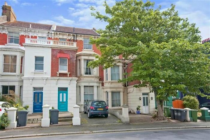 2 Bedroom Flat To Rent In Braybrooke Road, Hastings, TN34