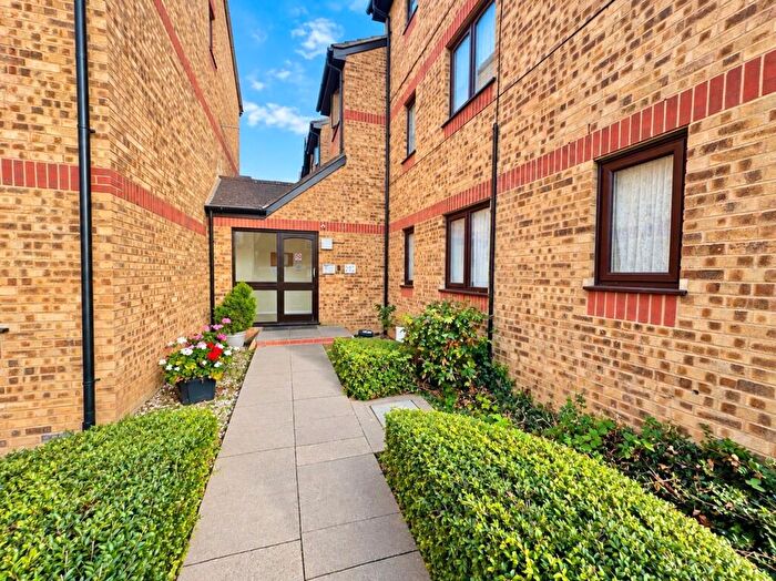 1 Bedroom Flat To Rent In Vignoles Road, Romford, RM7