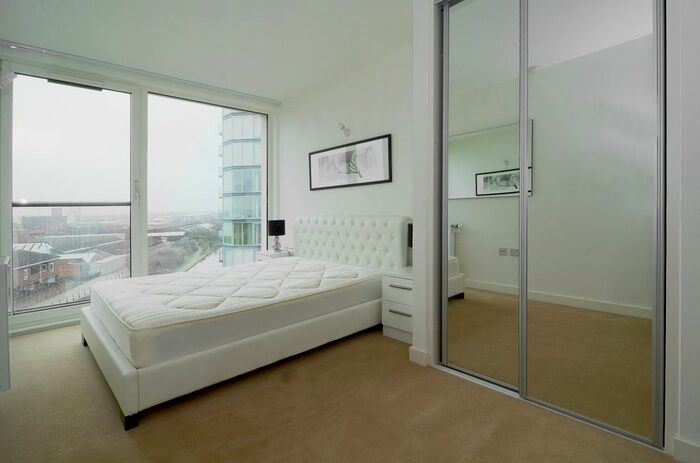 2 Bedroom Flat To Rent In Station Approach, Hayes, UB3