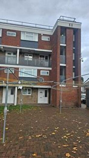 3 Bedroom Maisonette To Rent In Cherry Tree Lane, Rainham, RM13