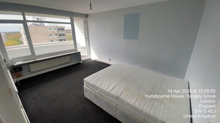 1 Bedroom Flat To Rent In Housetangley Grove London, SW15