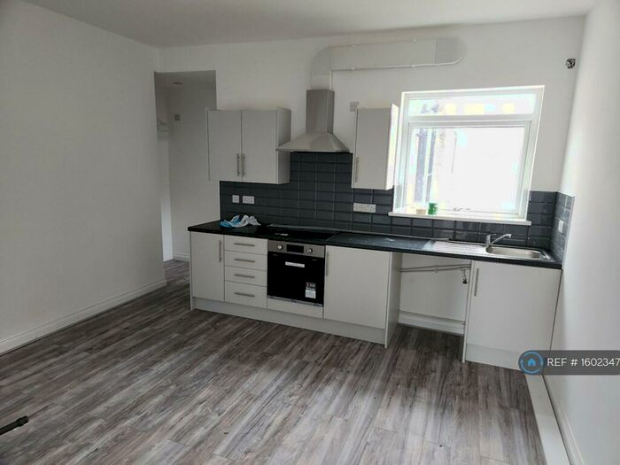 2 Bedroom Flat To Rent In Murray Road, Rugby, CV21