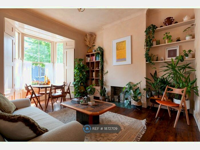 1 Bedroom Flat To Rent In Cricketfield Road, London, E5