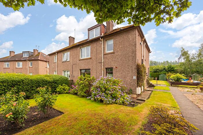 2 Bedroom Flat For Sale In Baird Drive, Edinburgh, EH12