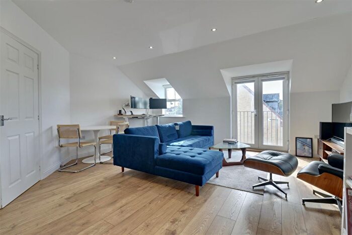 1 Bedroom Flat For Sale In Sunlight Gardens, Fareham, PO15