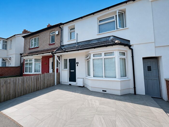 3 Bedroom Terraced House For Sale In Stratford Road, Luton, Bedfordshire, LU4