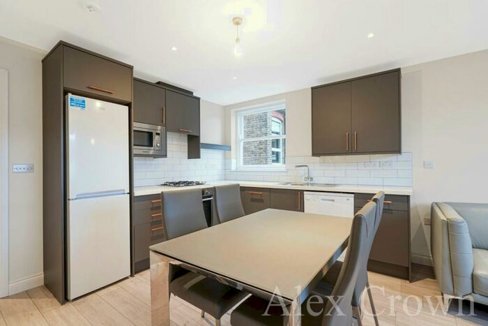 2 Bedroom Flat To Rent In Holland Road, Kensal Green, NW10