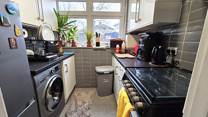 2 Bedroom Property To Rent In Collier Row Lane, Collier Row, Romford, RM5