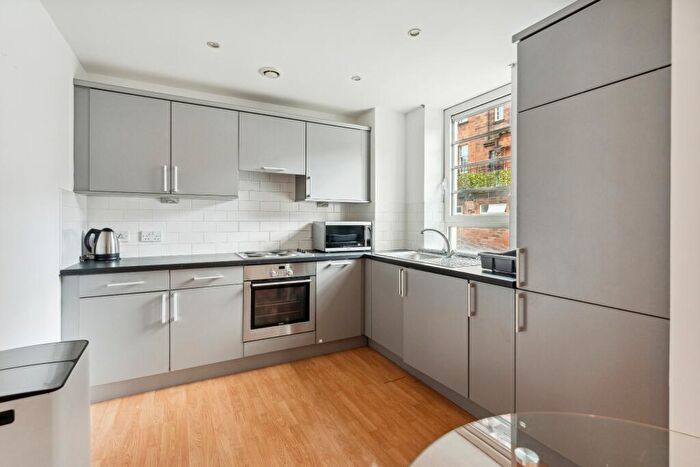 1 Bedroom Flat To Rent In Sauchiehall Street, Flat -, City Centre, Glasgow, G2