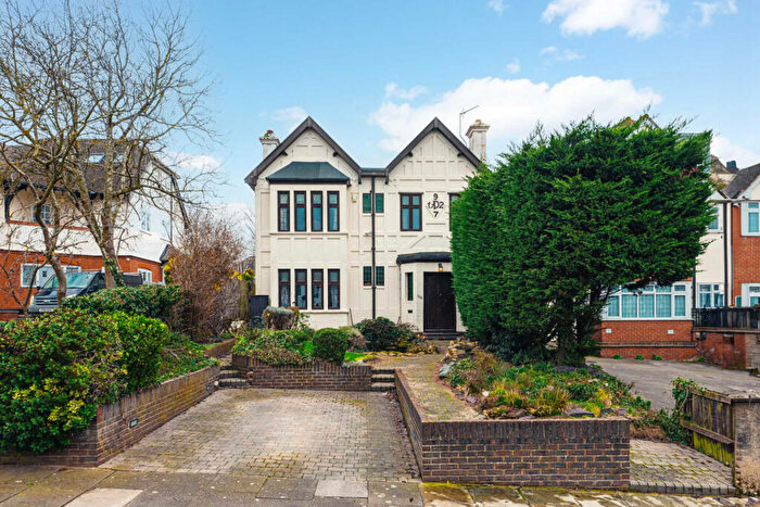 5 Bedroom Detached House For Sale In Crowstone Road, Westcliff-on-sea, SS0