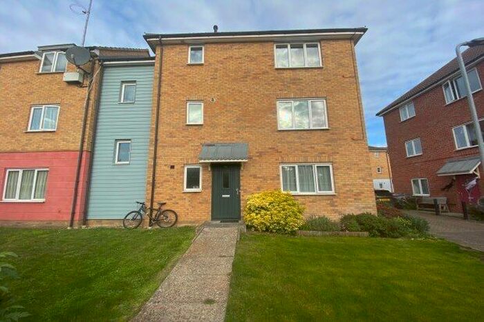 1 Bedroom Flat To Rent In Willow Road, Dunmow, CM6