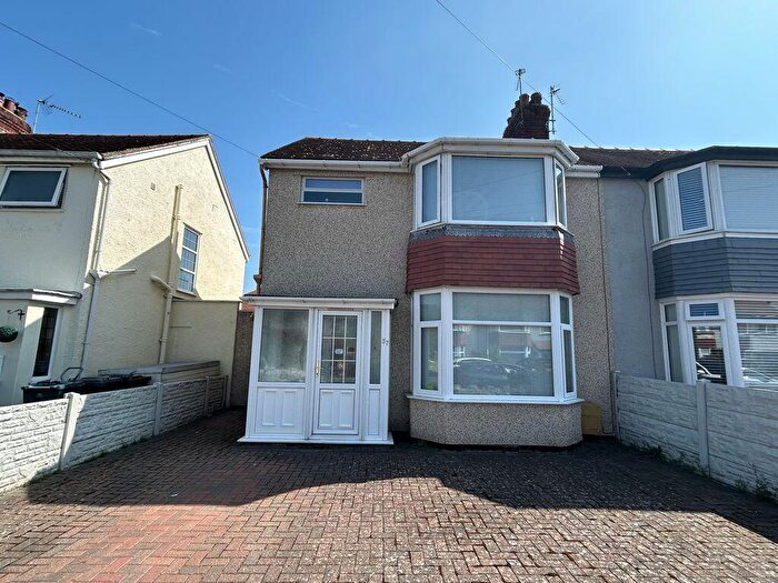 3 Bedroom Semi-Detached House For Sale In Trafford Park, Penrhyn Bay, LL30
